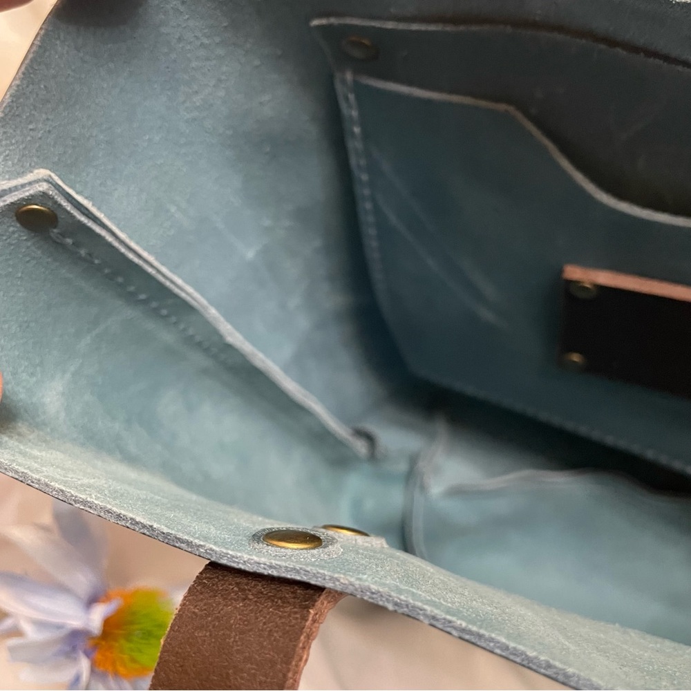 NWT Portland Leather Aqua Blue & Brown Medium Tote, Key Loop, Pockets, Open Top - Picture 6 of 16